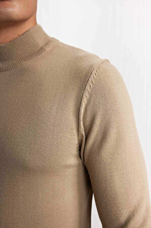 DeFacto Slim Fit Dar Kesim Yarım Balıkçı Yaka Basic Düz Triko Kazak R1127AZ24WNBG684