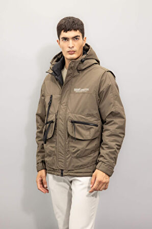 Regular Fit Kapüşonlu Fermuarlı Çıtçıtlı Cepli Mont