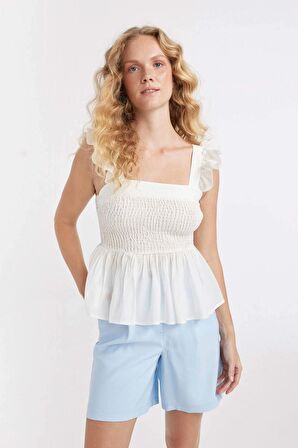 DeFacto Fitted Kare Yaka Beyaz Krinkıl Kumaş Kolsuz Bluz D3089AX24SMWT32