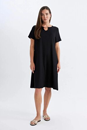 DeFacto 	Regular Fit Apaş Yaka Basic Düz Bürümcük Kısa Kollu Midi Elbise D3834AX24SMBK81