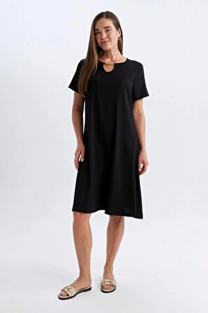 DeFacto 	Regular Fit Apaş Yaka Basic Düz Bürümcük Kısa Kollu Midi Elbise D3834AX24SMBK81