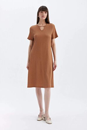DeFacto Regular Fit Bisiklet Yaka Bürümcük Kısa Kollu Midi Elbise D3834AX24SMBN266