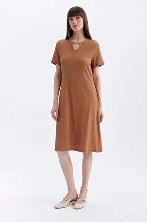 DeFacto Regular Fit Bisiklet Yaka Bürümcük Kısa Kollu Midi Elbise D3834AX24SMBN266