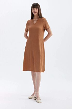 DeFacto Regular Fit Bisiklet Yaka Bürümcük Kısa Kollu Midi Elbise D3834AX24SMBN266