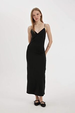 DeFacto Coool Slim Fit Dar Kesim V Yaka Askılı Maxi Elbise D3608AX24SMBK81