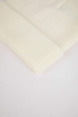 DeFacto Kadın Kışlık Bere R7545AZ24WNER214