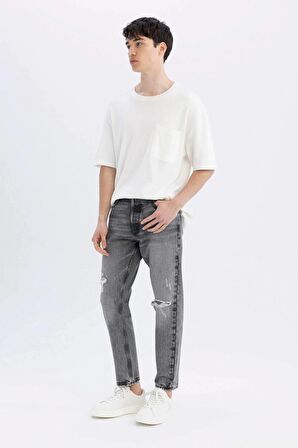 DeFacto The 90's Slim Fit Dar Kalıp Yüksek Bel Dar Paça Yırtık Detaylı Jean Pantolon C9829AX24SMNM55