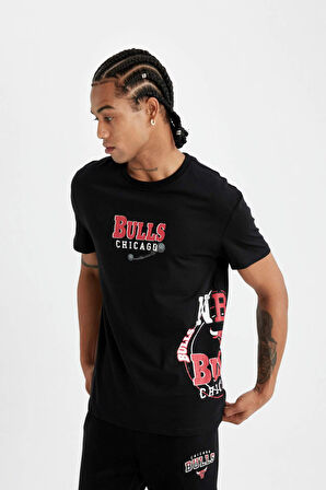 DeFactoFit NBA Chicago Bulls Standart Fit Bisiklet Yaka Pamuklu Kısa Kollu Tişört C9271AX24AUBK81