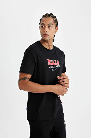 DeFactoFit NBA Chicago Bulls Standart Fit Bisiklet Yaka Pamuklu Kısa Kollu Tişört C9271AX24AUBK81