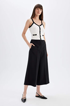 DeFacto Klasik Chino Kumaş Pantolon Culotte Siyah Basic Düz Normal Bel Cepli Geniş Paça C2052AX24AUBK81