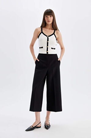 DeFacto Klasik Chino Kumaş Pantolon Culotte Siyah Basic Düz Normal Bel Cepli Geniş Paça C2052AX24AUBK81