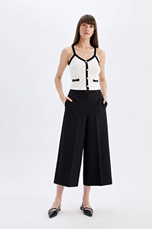 DeFacto Klasik Chino Kumaş Pantolon Culotte Siyah Basic Düz Normal Bel Cepli Geniş Paça C2052AX24AUBK81