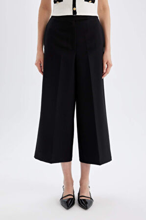 DeFacto Klasik Chino Kumaş Pantolon Culotte Siyah Basic Düz Normal Bel Cepli Geniş Paça C2052AX24AUBK81