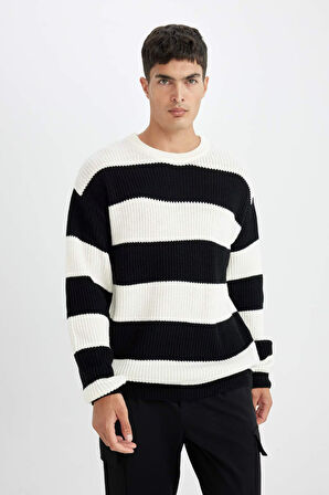 Relax Fit Bisiklet Yaka Çizgili Triko Kazak