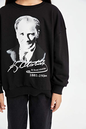 DeFacto Kız Çocuk Oversize Geniş Kalıp Bisiklet Yaka Atatürk Baskılı Sweatshirt D4187A824WNBK81