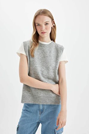 DeFacto Regular Fit Basic Düz Bisiklet Yaka Triko Yelek D5364AX24AUGR422