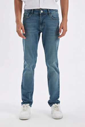 DeFacto Pedro Slim Fit Dar Kalıp Normal Bel Dar Paça Jean Pantolon D6469AX24AUNM29