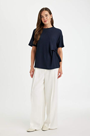 DeFacto Relax Fit Bisiklet Yaka Bağlamalı Bürümcük Kısa Kollu Tişört D5446AX24AUNV135