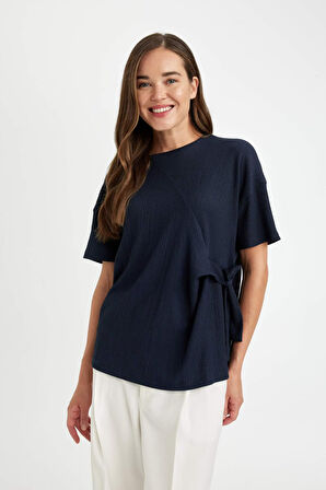 DeFacto Relax Fit Bisiklet Yaka Bağlamalı Bürümcük Kısa Kollu Tişört D5446AX24AUNV135