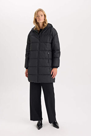 Regular Fit Kapüşonlu Fermuarlı Cepli Parka