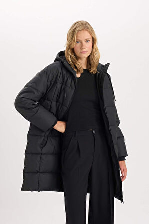 Regular Fit Kapüşonlu Fermuarlı Cepli Parka