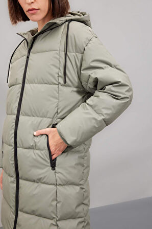 Regular Fit Kapüşonlu Fermuarlı Cepli Parka