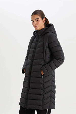 A1556 DeFactoFit Su İtici Uzun Şişme Kapüşonlu Slim Fit Dar Kesim Kapitoneli Fermuarlı Cepli Mont Parka