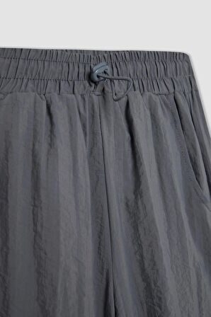 DeFacto Kız Çocuk Beli ve Paçası Lastikli Cepli Gri Paraşüt Jogger Pantolon D0646A824SMGR211