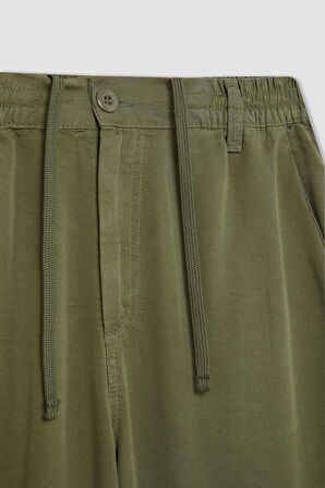 DeFacto Regular Fit Düz Paça Tensel Bermuda Şort C7800AX24SMKH373
