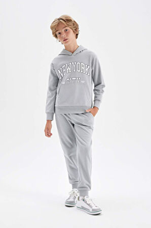 DeFacto Erkek Çocuk 2'li Takım Kapüşonlu Kanguru Cepli Baskılı Sweatshirt Üst Jogger Eşofman Altı C8319A824AUGR91