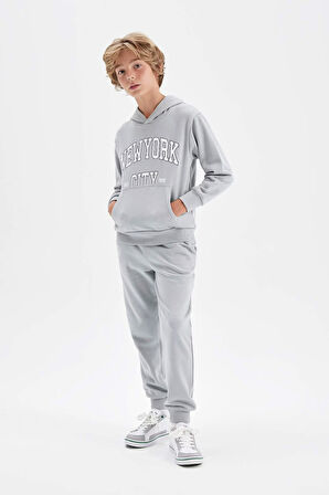 DeFacto Erkek Çocuk 2'li Takım Kapüşonlu Kanguru Cepli Baskılı Sweatshirt Üst Jogger Eşofman Altı C8319A824AUGR91