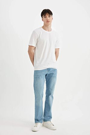 DeFacto Sergio Regular Fit Normal Kalıp Normal Bel Boru Paça Jean Pantolon D1826AX24SMNM39