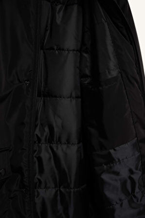 DeFacto Regular Fit Kapüşonlu Fermuarlı Cepli Hafif Uzun Parka D5972AX24CWBK27