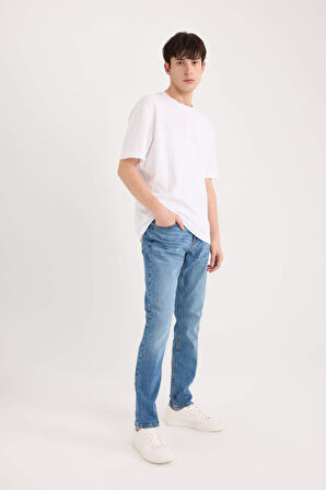DeFacto Pedro Slim Fit Dar Kalıp Normal Bel Dar Paça Jean Pantolon B8418AX25SPNM28