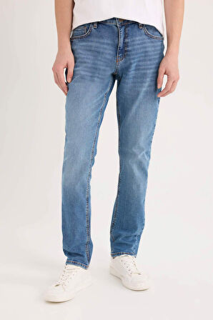 DeFacto Pedro Slim Fit Dar Kalıp Normal Bel Dar Paça Jean Pantolon B8418AX25SPNM28