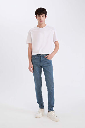 DeFacto Carlo Skinny Fit Ekstra Dar Kalıp Normal Bel Ekstra Dar Paça Jean Pantolon A6943AX25SPNM84