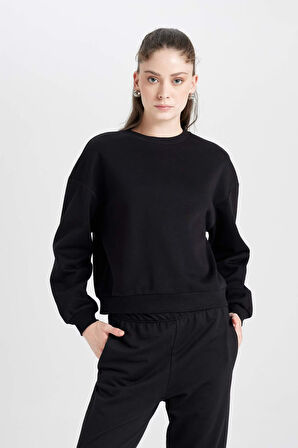 DeFacto Regular Fit Bisiklet Yaka Kalın Basic Düz Sweatshirt D6645AX24WNBK81