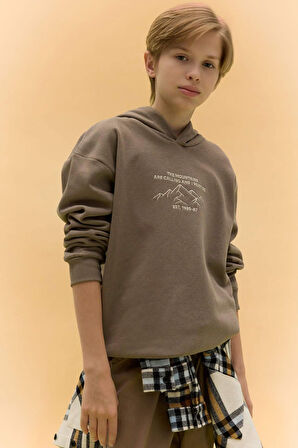 DeFacto Erkek Çocuk Oversize Geniş Kalıp Baskılı Kapüşonlu Sweatshirt D5344A824WNBN579