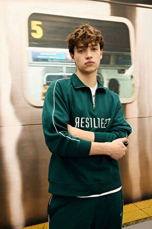 D1782 Boxy Fit Dik Yaka Fermuarlı Baskılı Sweatshirt