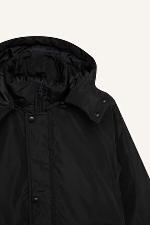 DeFacto Regular Fit Mont Çıkarılabilir Kapüşonlu Fermuarlı Çıtçıtlı Cepli Mont D5971AX24CWBK27