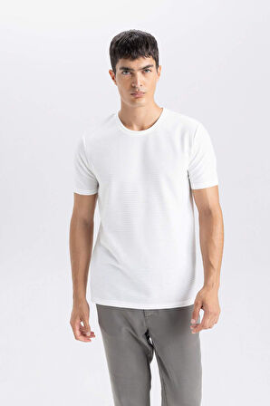 DeFacto Slim Fit Dar Kesim Bisiklet Yaka Basic Düz Kısa Kollu Tişört M6608AZ25SPER105