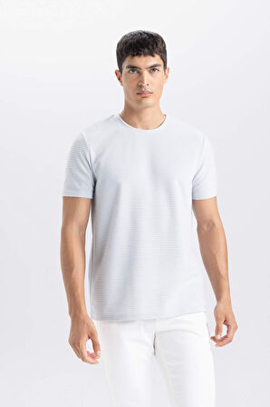 DeFacto Slim Fit Dar Kesim Bisiklet Yaka Basic Düz Kısa Kollu Tişört M6608AZ25SPGR91