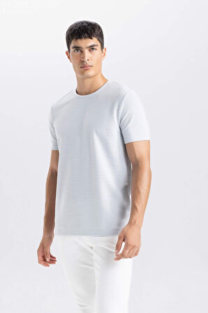 DeFacto Slim Fit Dar Kesim Bisiklet Yaka Basic Düz Kısa Kollu Tişört M6608AZ25SPGR91