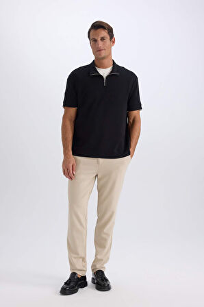 DeFacto Regular Fit Dik Yaka Yarım Fermuarlı Ağır Kumaş Kısa Kollu Siyah Tişört B6502AX25SPBK81