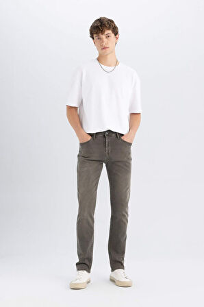 DeFacto Sergio Regular Fit Normal Kalıp Normal Bel Boru Paça Jean Pantolon D7337AX24AUKH475
