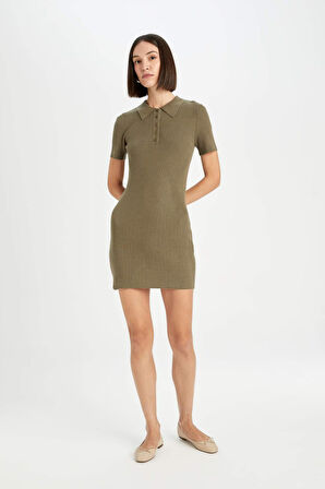 DeFacto Fitted Vücuda Oturan Polo Yaka Basic Düz Kısa Kollu Mini Triko Elbise D8718AX24AUKH260