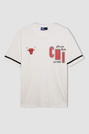 DeFactoFit NBA Chicago Bulls Boxy Fit Bisiklet Yaka Kısa Kollu Tişört C4460AX24HSER105