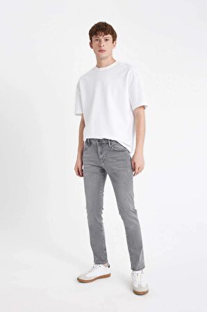 DeFacto Pedro Slim Fit Dar Kalıp Normal Bel Dar Paça Jean Pantolon D1828AX24SMNM55