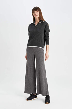 DeFacto Triko Pantolon Flare Fit Geniş Paça Basic Düz Beli Lastikli T8004AZ24WNGR67