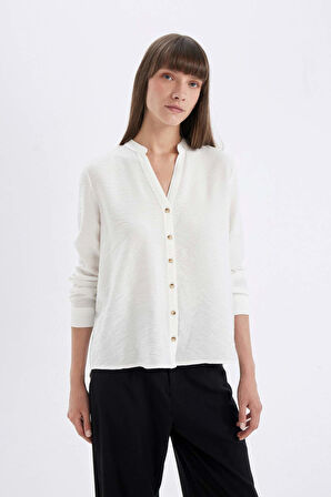 DeFacto Apaş Yaka Basic Düz Katlamalı Düğmeli Uzun Kollu Beyaz Gömlek D4900AX24AUWT32